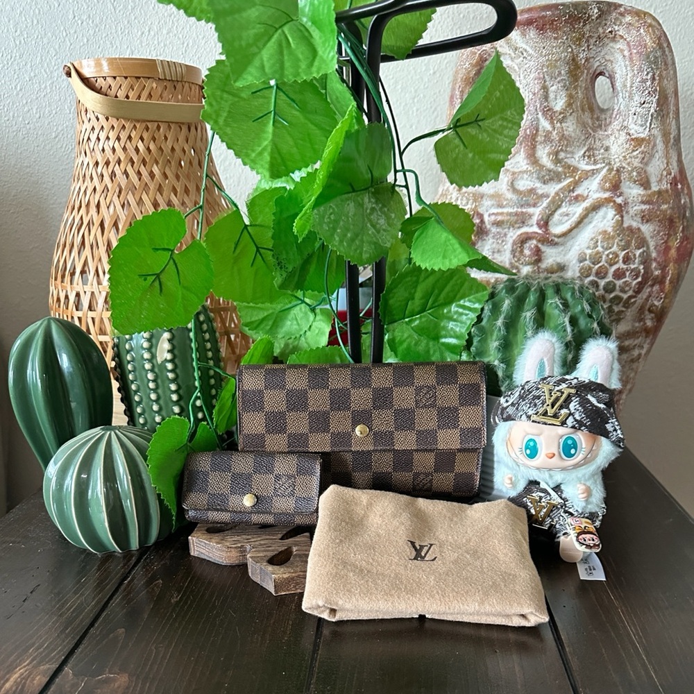 Louis Vuitton Damier Ebene Wallet and Key
Pouch